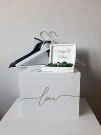 Białe pudełko na obrączki koperty Love wieszaki ślubne wesele ślub