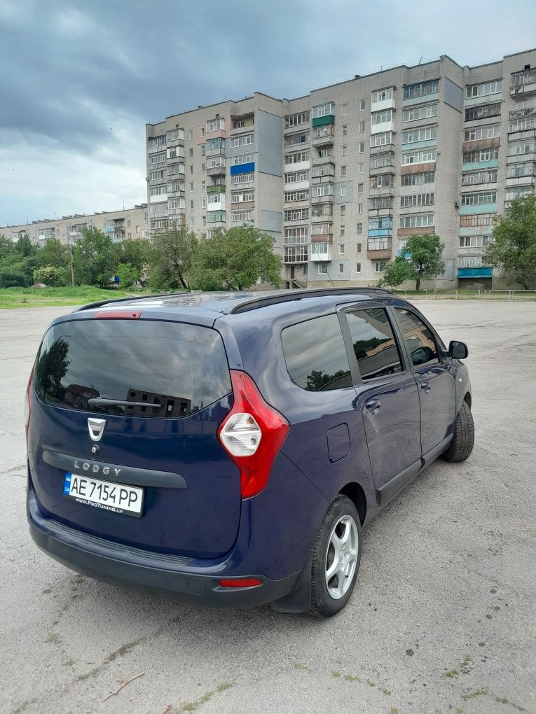 Продам автомобиль.