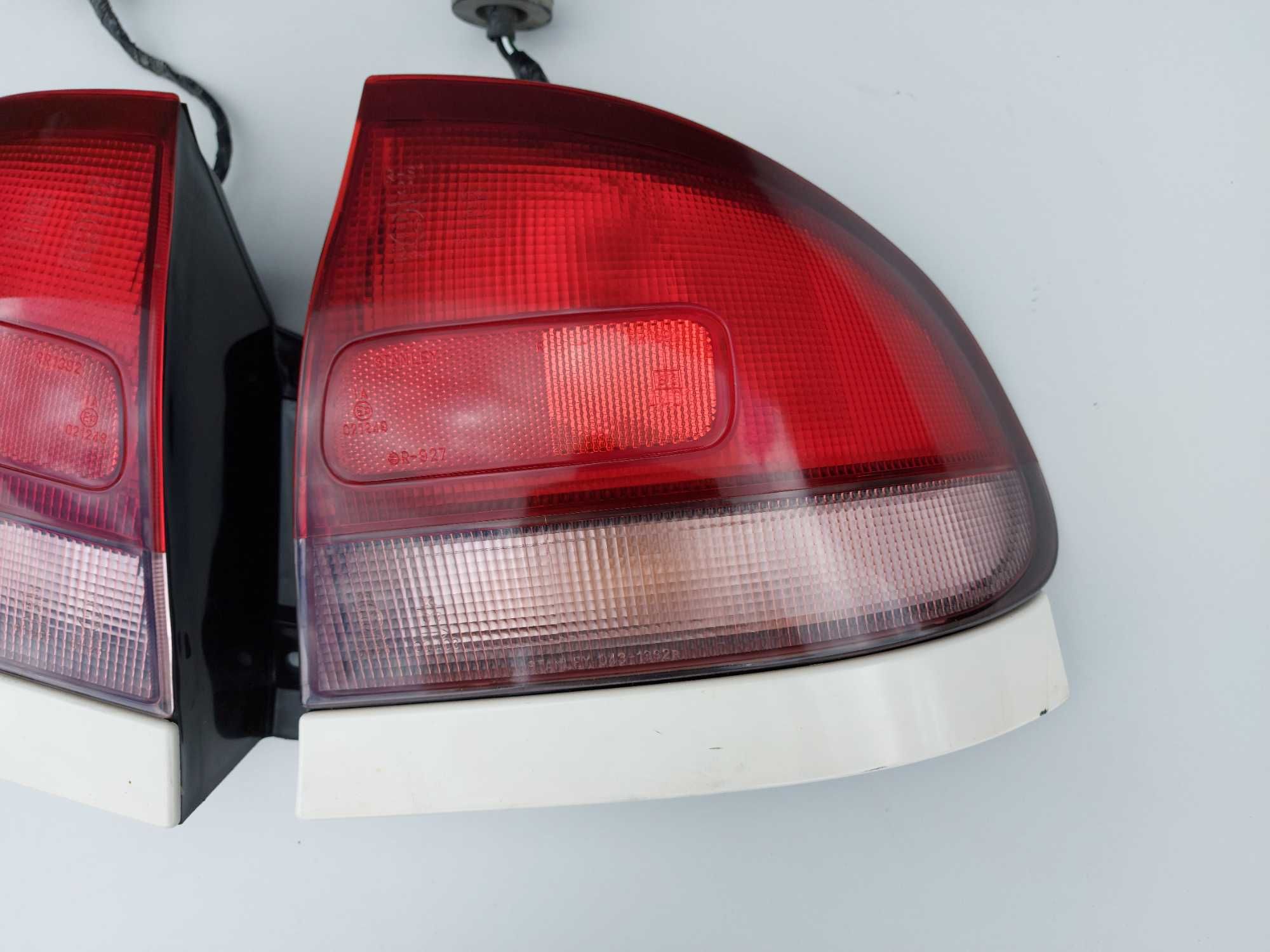 lampy tył lewa + prawa MAZDA 626 92 do 97 europa komplet