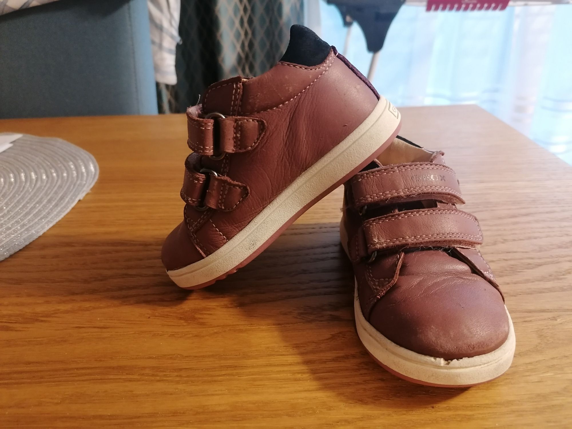 Buty przejściowe dla dziewczynki Geox rozm. 22