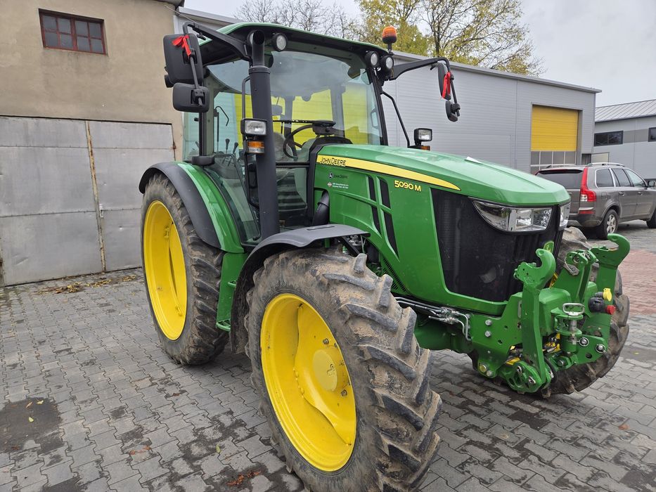 Sprzedam John deere 5090M krajowy