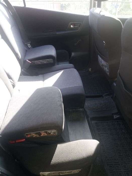 Тойота корола версо 2003р