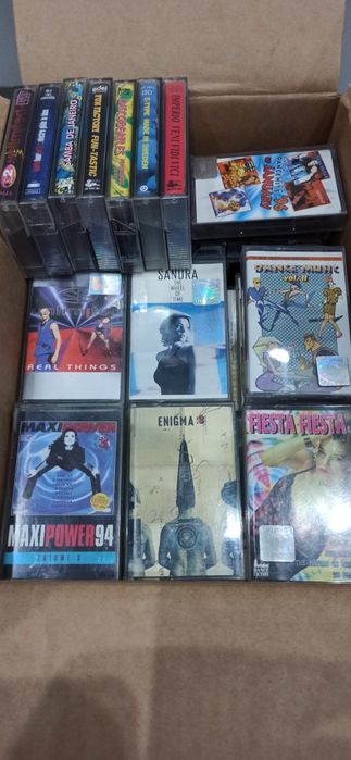 70 kaset magnetofonowych
