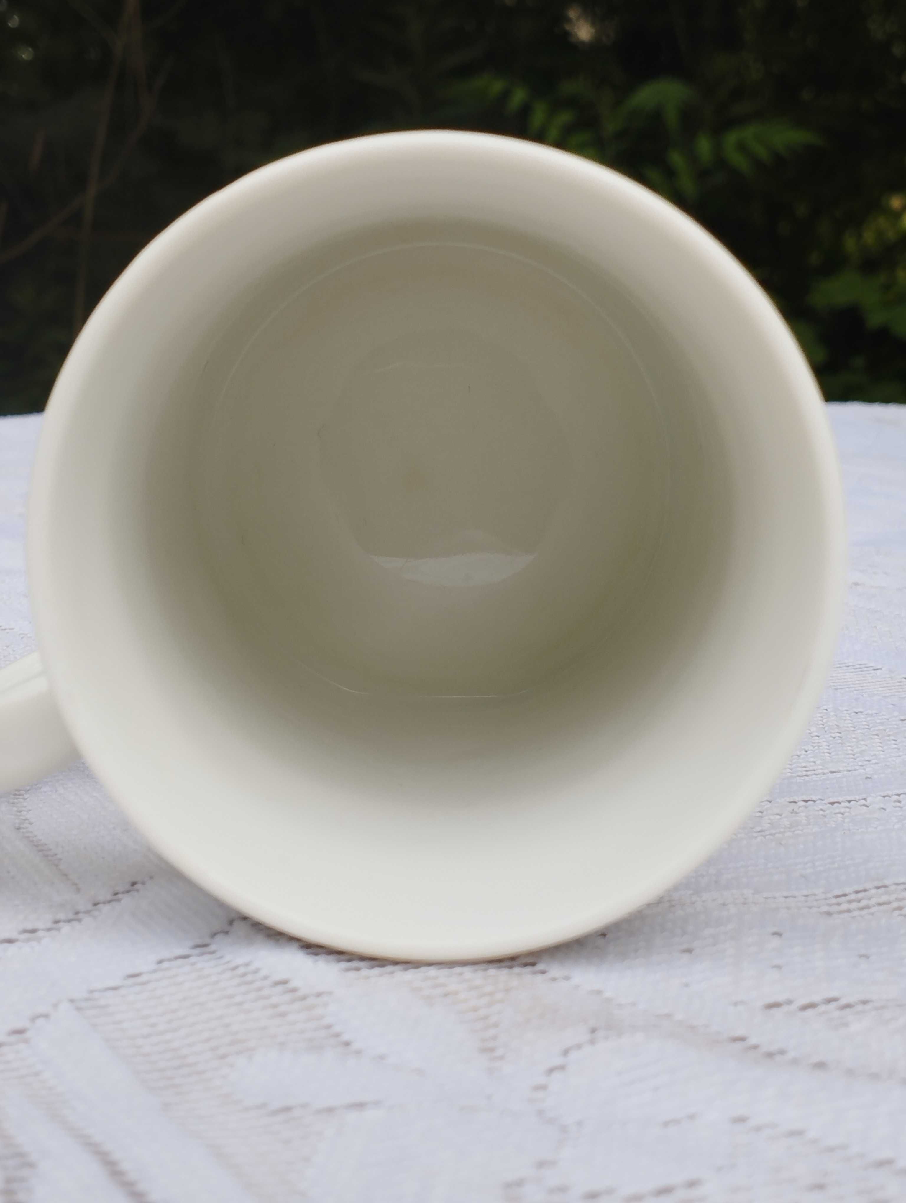 Kubek z uszkiem z fabryki porcelany Karolina seria świąteczna