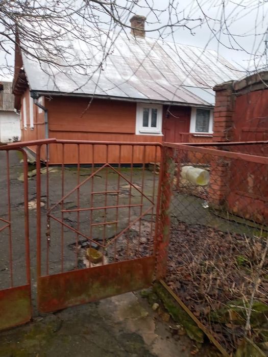 Продам деревʼяний будинок