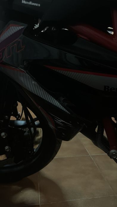 Benelli bn 125, ler descricao