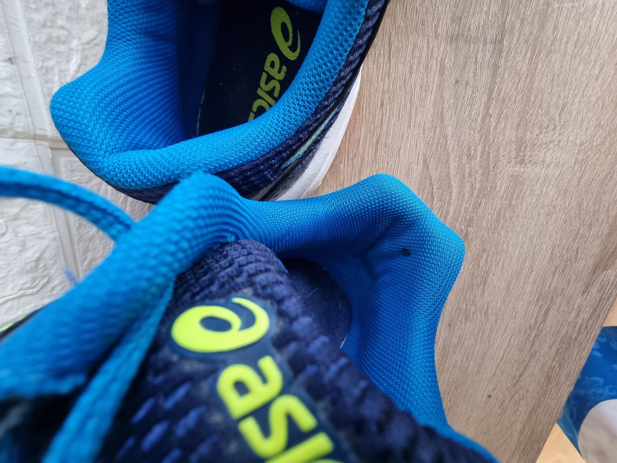 Buty sportowe Asics Gel Rocket 7-40.5 (25.5cm)