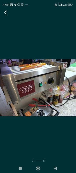Роліковий гриль в гарному робочому стані.