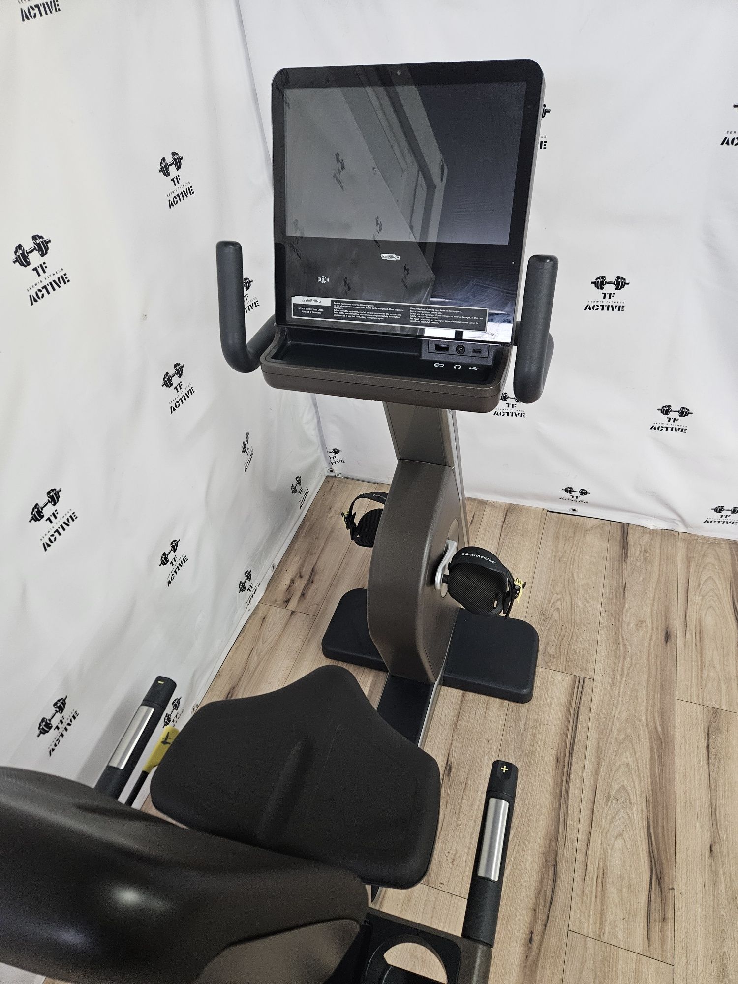 Rower poziomy technogym artis recline unity3