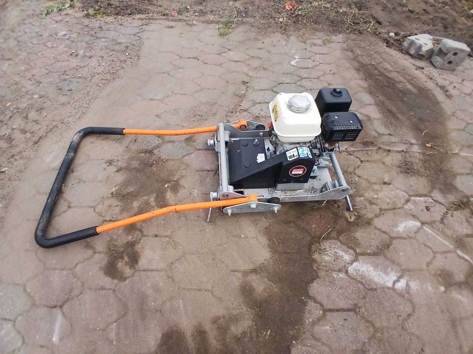 Napęd listwy wibracyjnej do betonu Belle, silnik Honda GX 120