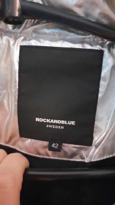 Śliczna srebrna kurtka  damska Rockandblue  42