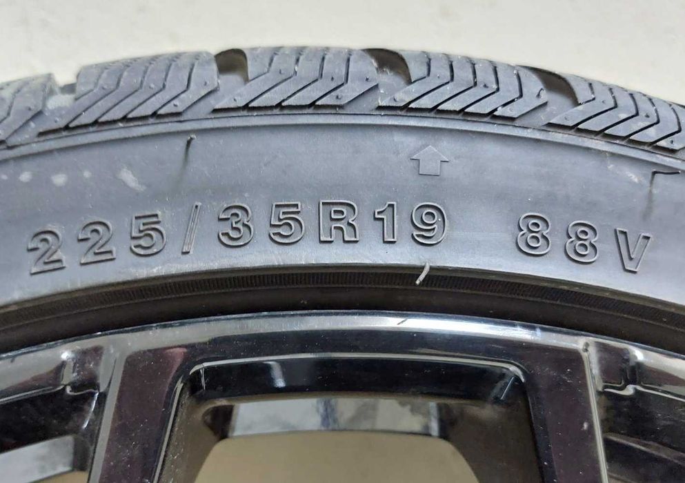 Розпаровка ~7,5мм Imperial Snowdragon UHP 225 35 19 зима Golf Octavia