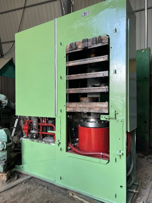 Прес вулканізаційний 600х600, 250т 2 поверхи (Угорщина )Чепель