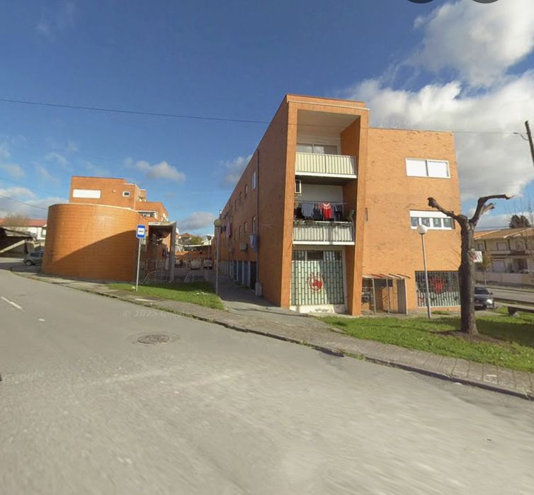 T1 completamente renovado para arrendar nas Taipas