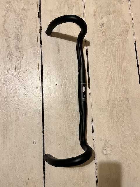 Kierownica Canyon HB0067 flara gravel alu 420mm NOWA