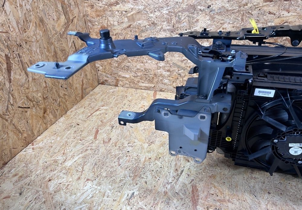 Polestar панель передня радіатори телевізор