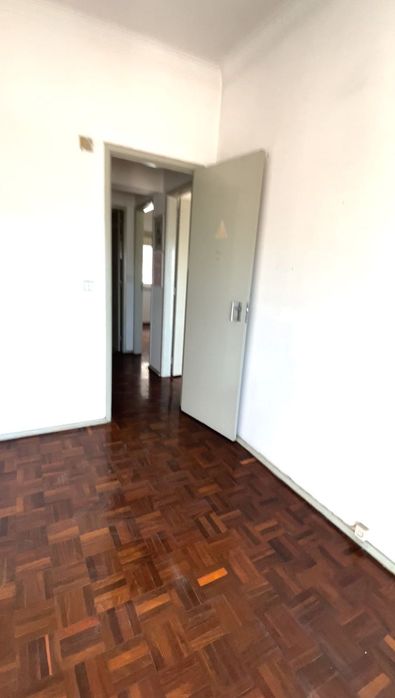 Apartamento T2 para Remodelar Cova da Piedade