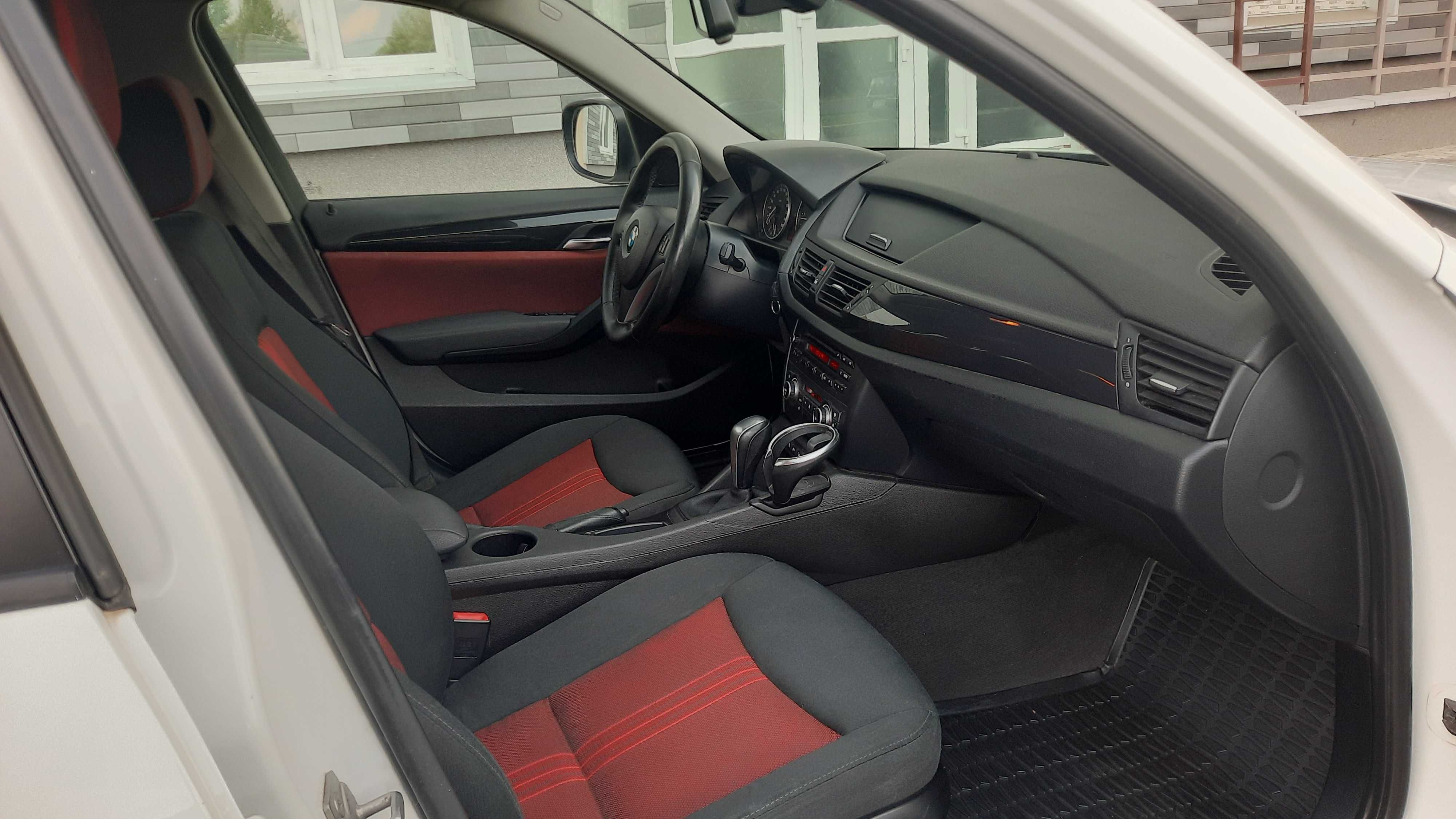 Офіційна BMW X1 2.0d повний привід AWT ,обслужена