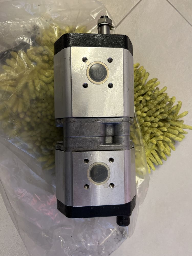 Pompa hydrauliczna dwusekcyjna do ciagnika Deutz Fahr Fent Case (opis)
