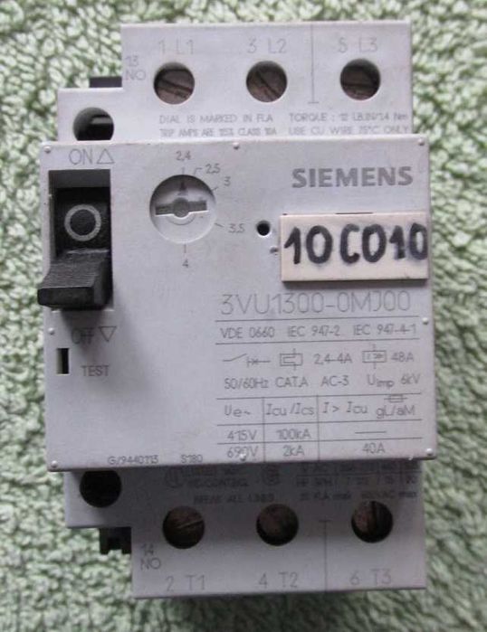 SIEMENS wyłącznik silnikowy 2,4-4 A 3VU1300-0MJ00