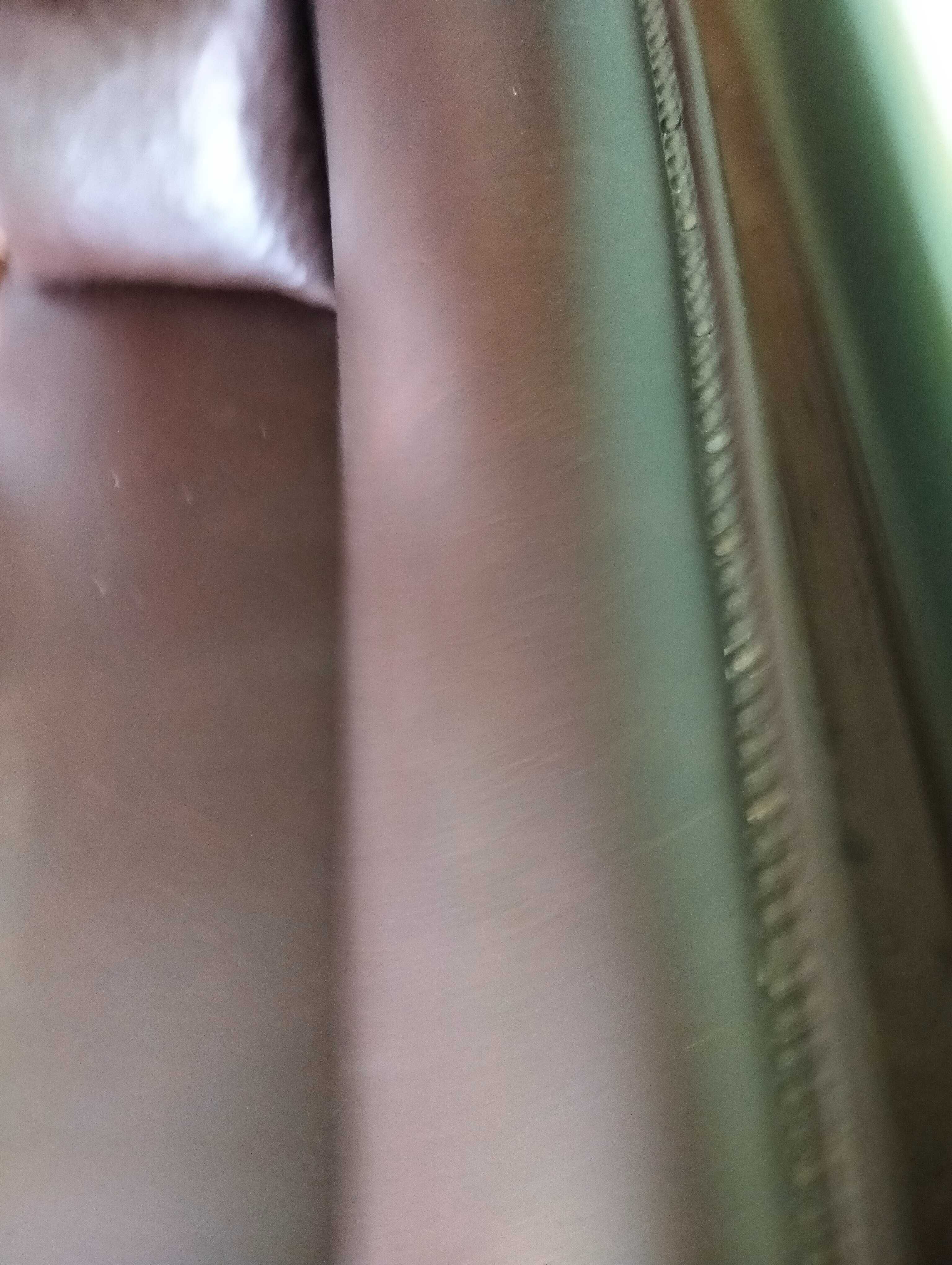 Sofa dwuosobowa z eko skóry.