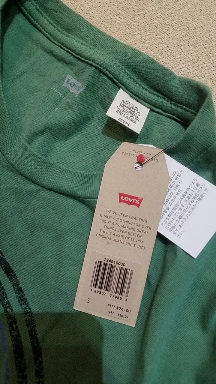 Футболка Levi's size S оригінал з Америки