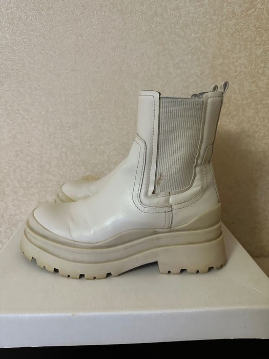 Ботинки Stradivarius 36 р