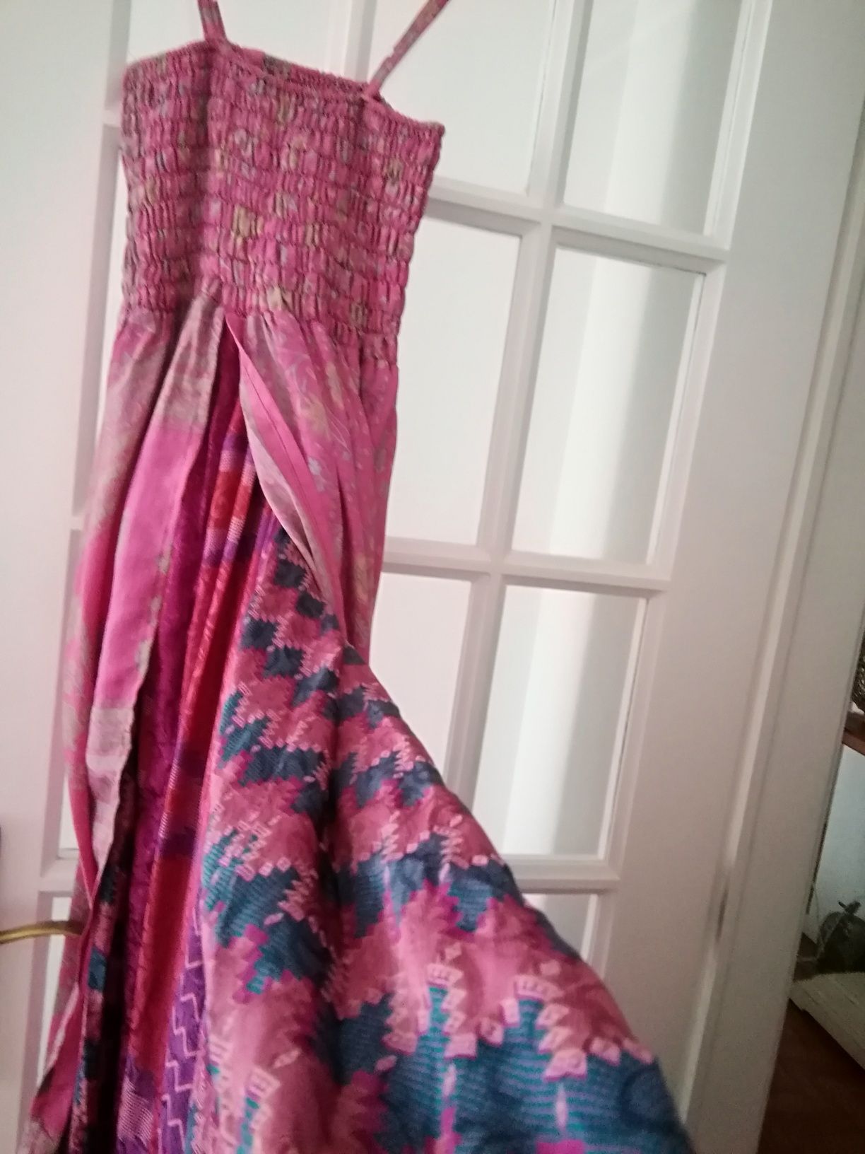 Vestido em seda indiana, tons rosa, comprido. Baixa preço até 15/05