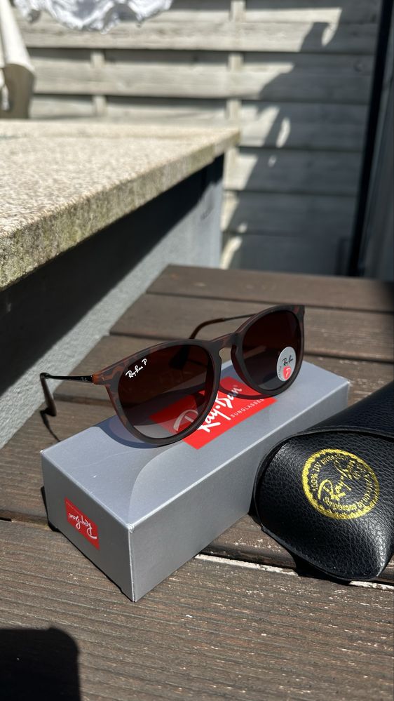 oculos rayban novos ainda em caixa