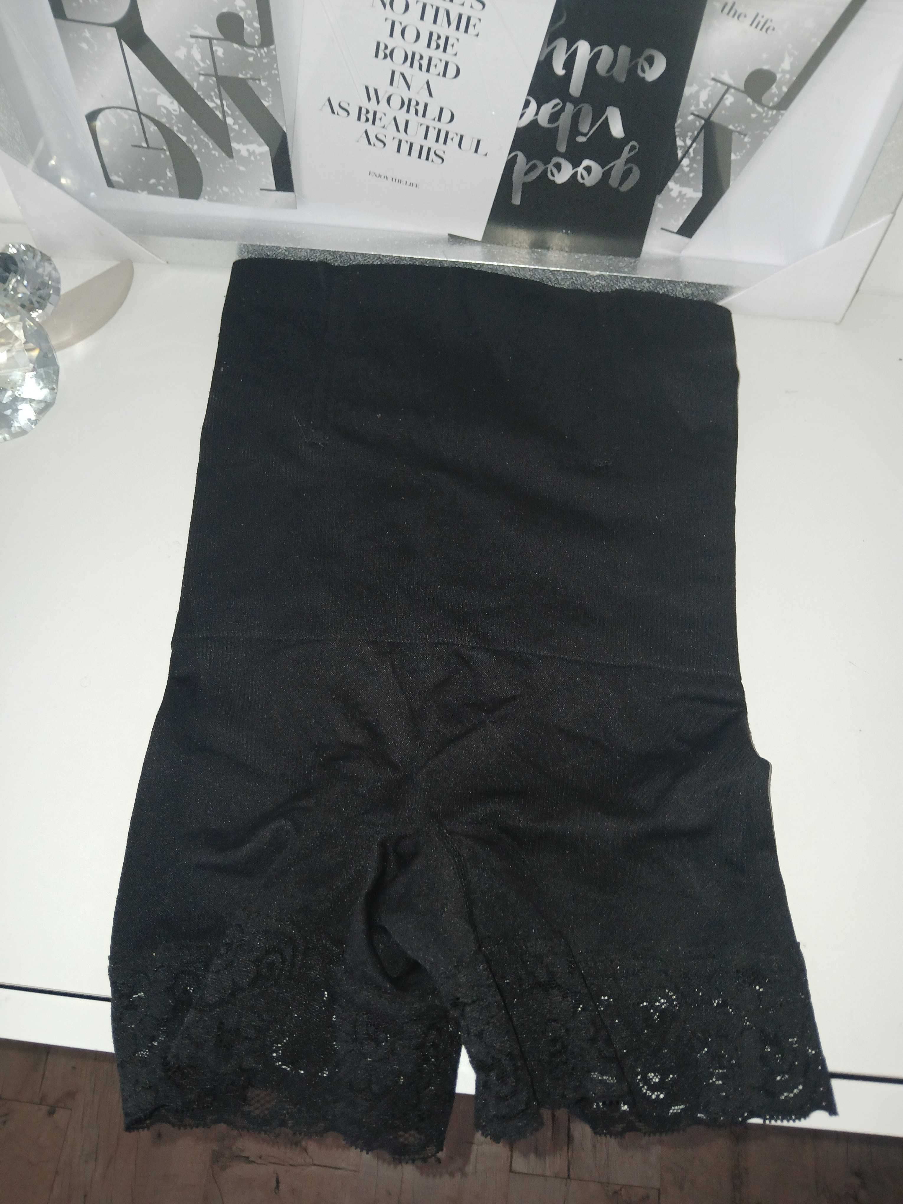 Czarne majtki modelujace wyszczuplajace push up Bellati S