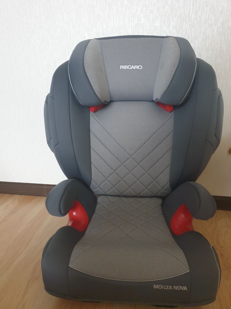 Автокрісло Recaro Monza Nova IS