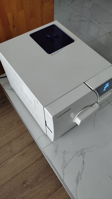 Autoklaw sterylizator parowy Lafomed LF-8L z drukarką