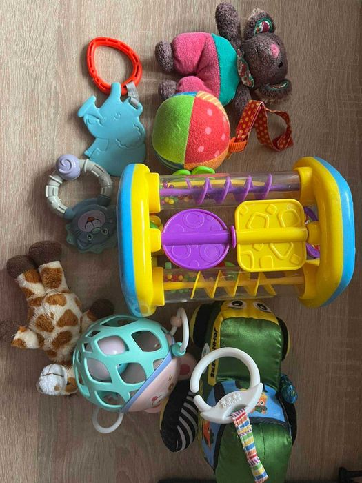 Іграшки одним лотом мультіцентр підвіска на коляску та ін