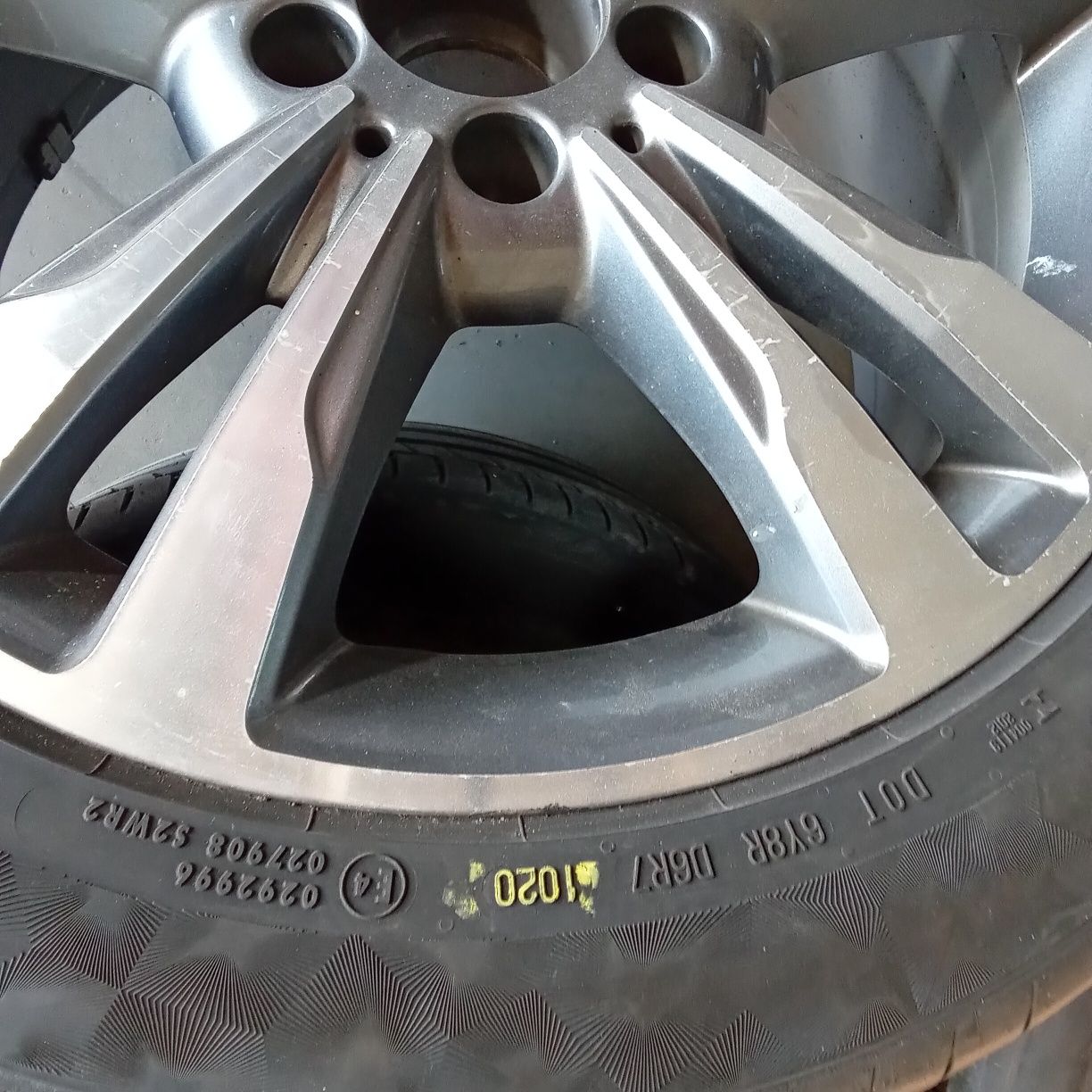 Alufelgi Mercedes W212 8J17H2 Et48 z oponami letnimi 245/45R17