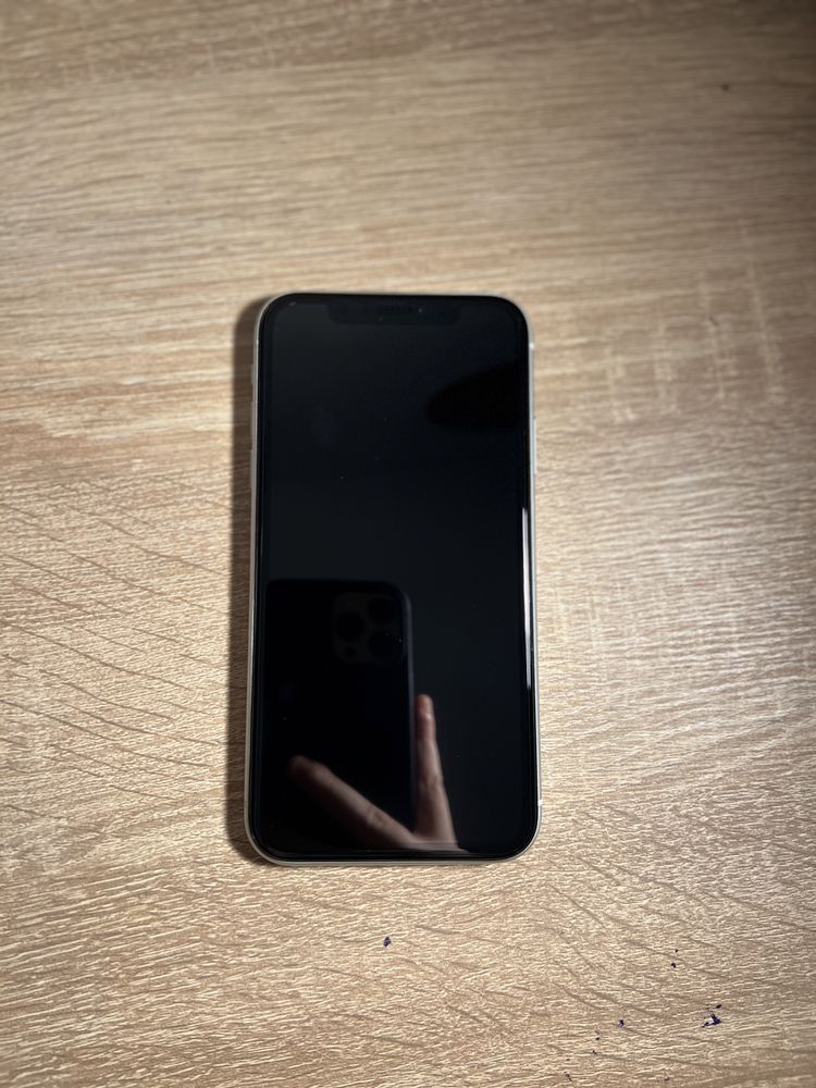 Продам IPhone XR