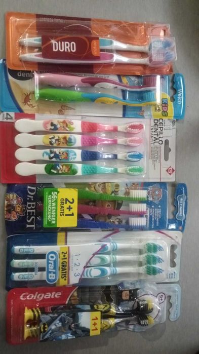 Зубні щітки дитячі та дорослі