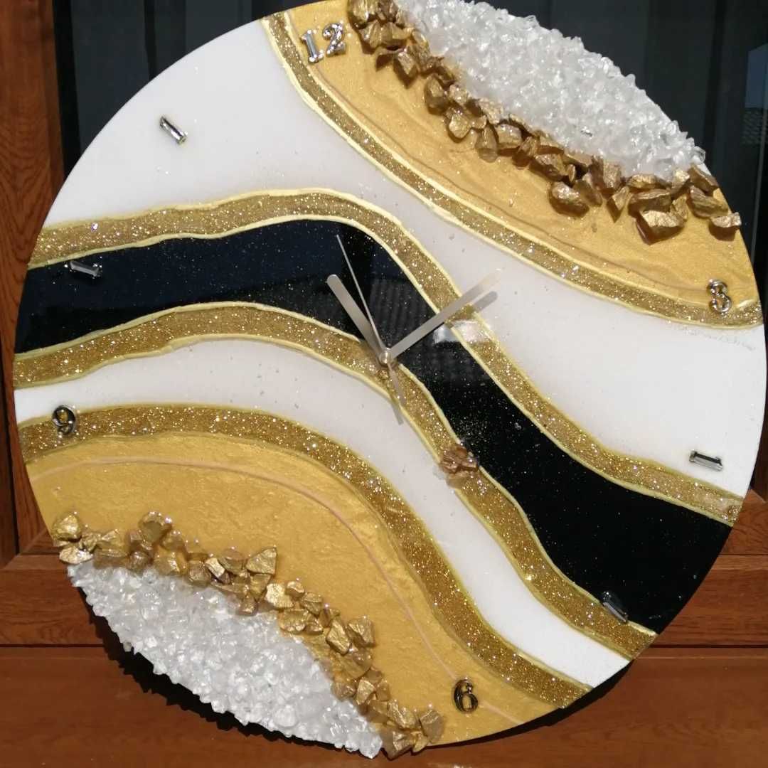 Zegar ścienny piękny 50 cm średnicy z żywicy epoksydowej złoty