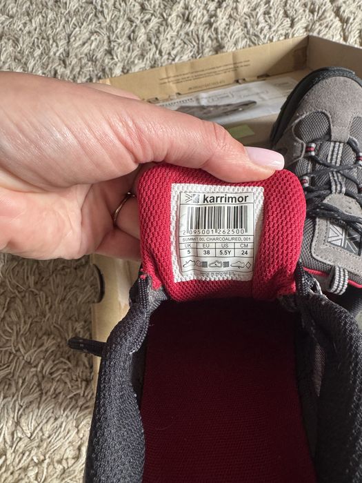 Трекінгові кросівки, нові