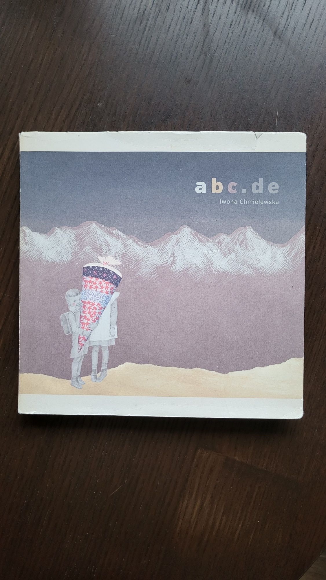 Picturebook "abc.de" / Iwona Chmielewska