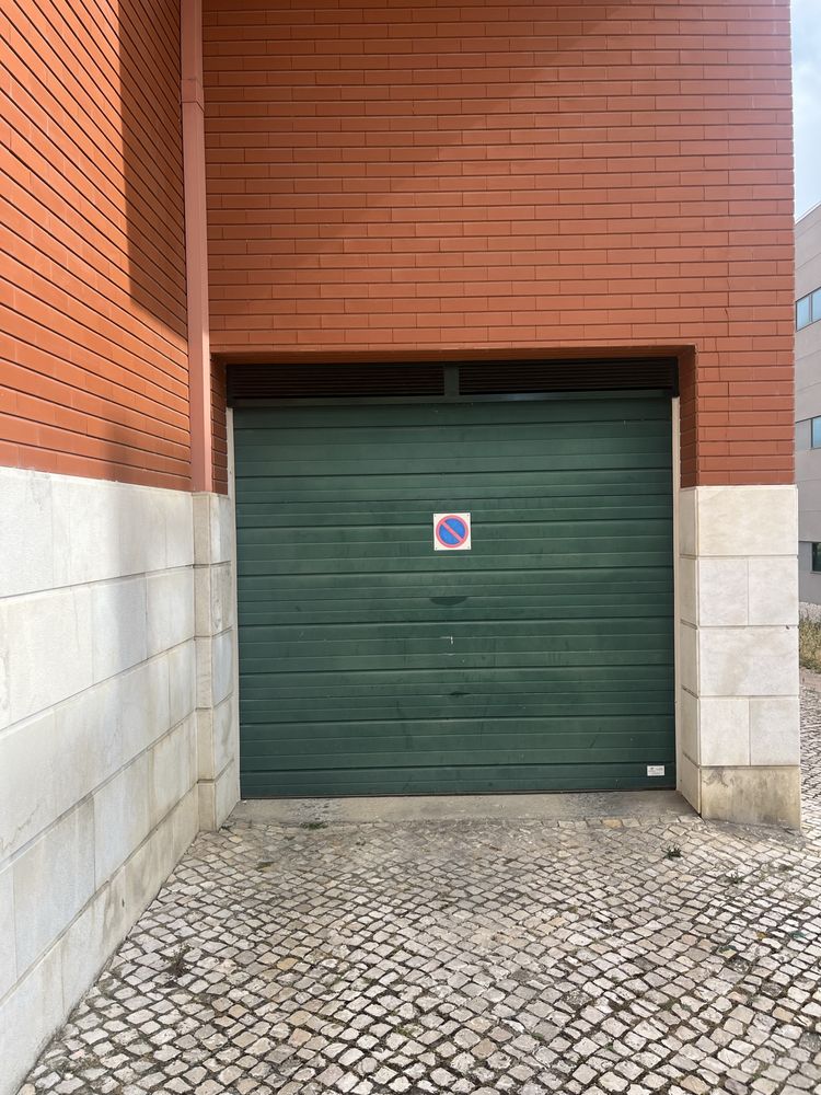 Lugar de garagem para 2 carros, Torres Vedras