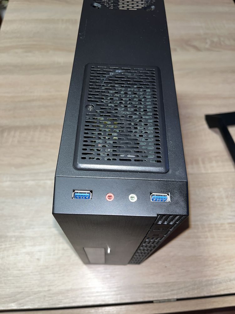 Корпус Chieftec UNI UE-02B 250W