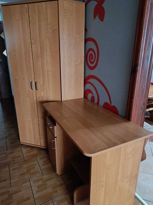 Szafa narożna i biurko