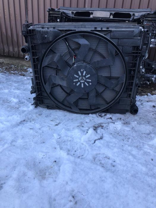 Касета радіаторів з вентилятором Mercedes W167 в зборі