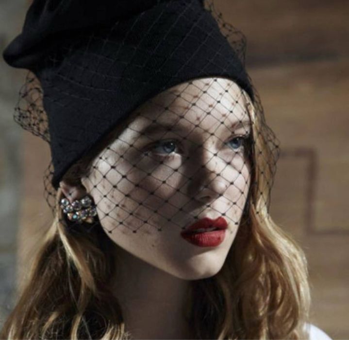 Шапка з вуалью zara