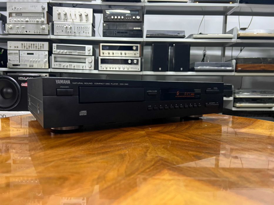 Odtwarzacz płyt CD Yamaha CDX-390 Audio Room