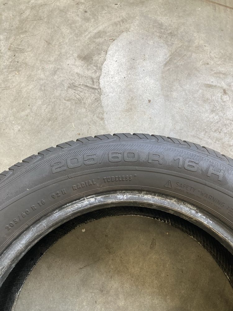 205/60 R16 Uniroyal letnie