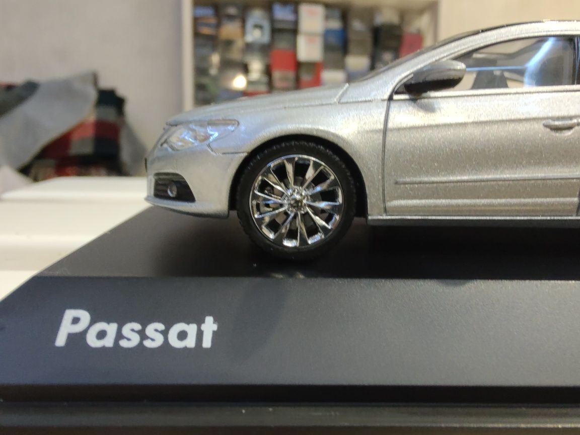 Масштабна модель Volkswagen Passat CC. Schuco. Масштаб 1/43