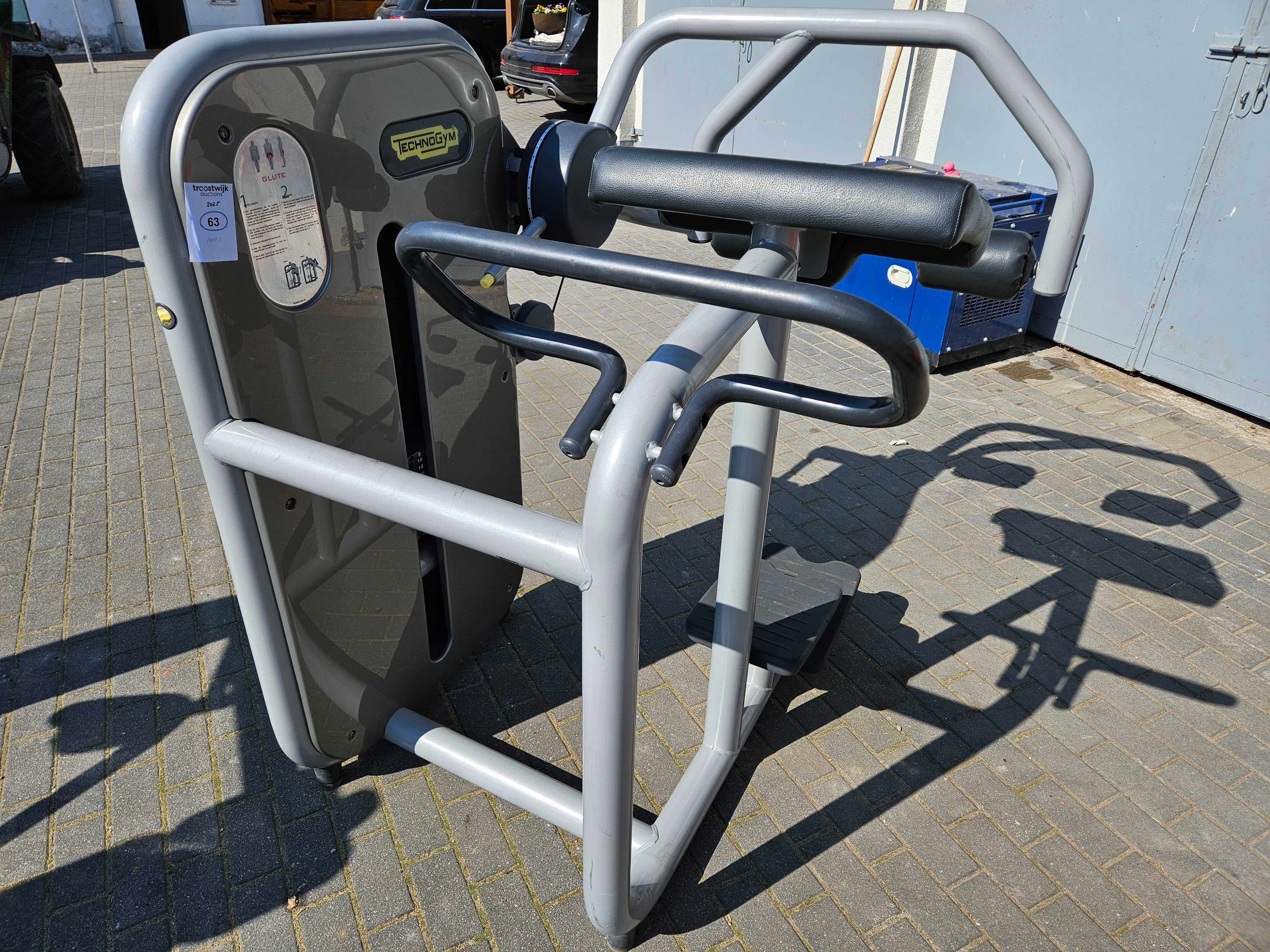 Technogym SIŁOWNIA 4 maszyny na klatkę, barki, nogi, pośladki