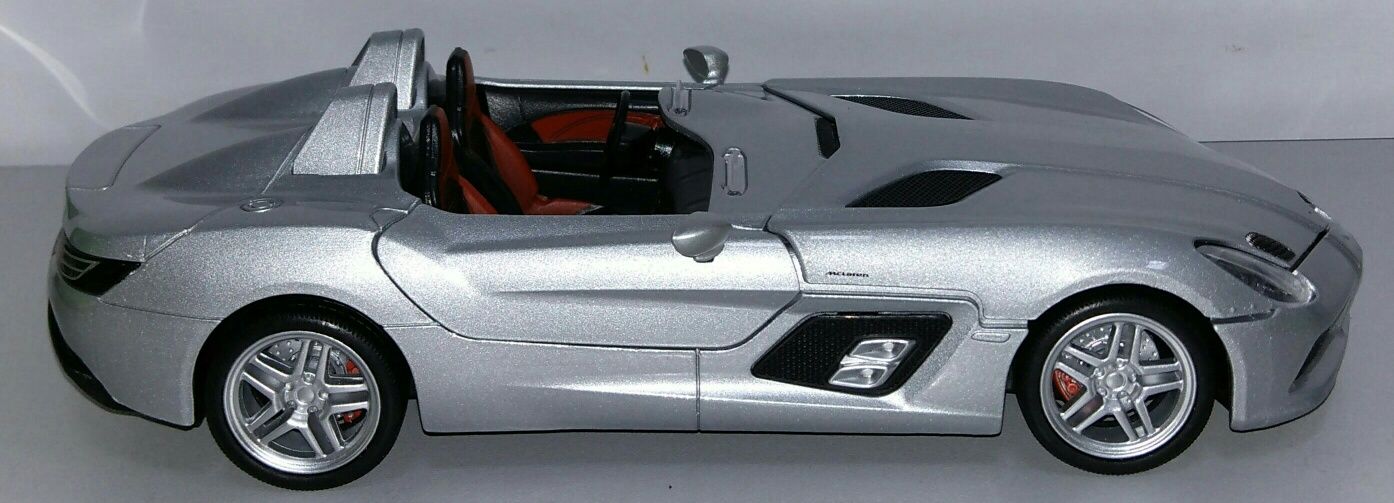 Машинка Mercedes-Benz SLR McLaren Stirling Moss "Автопром", 1:24 Метал