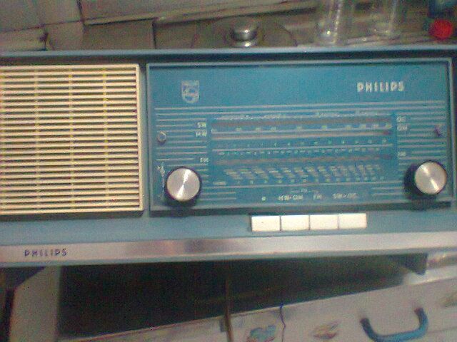 radio antigo philips